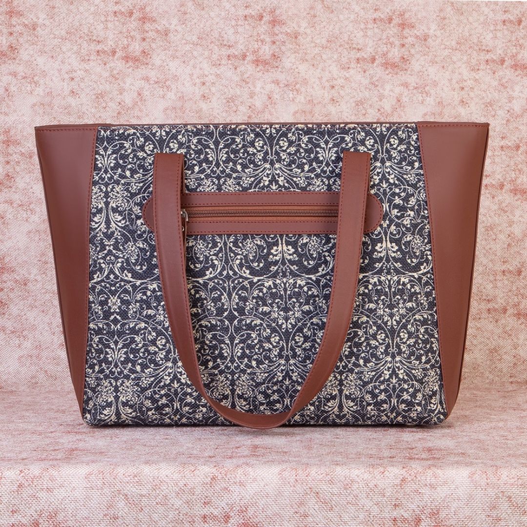 Lattice Lace Side Tote Bag - Image 2