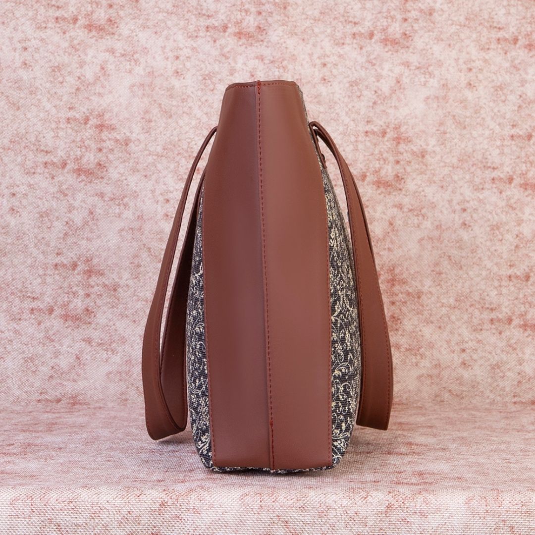Lattice Lace Side Tote Bag - Image 5