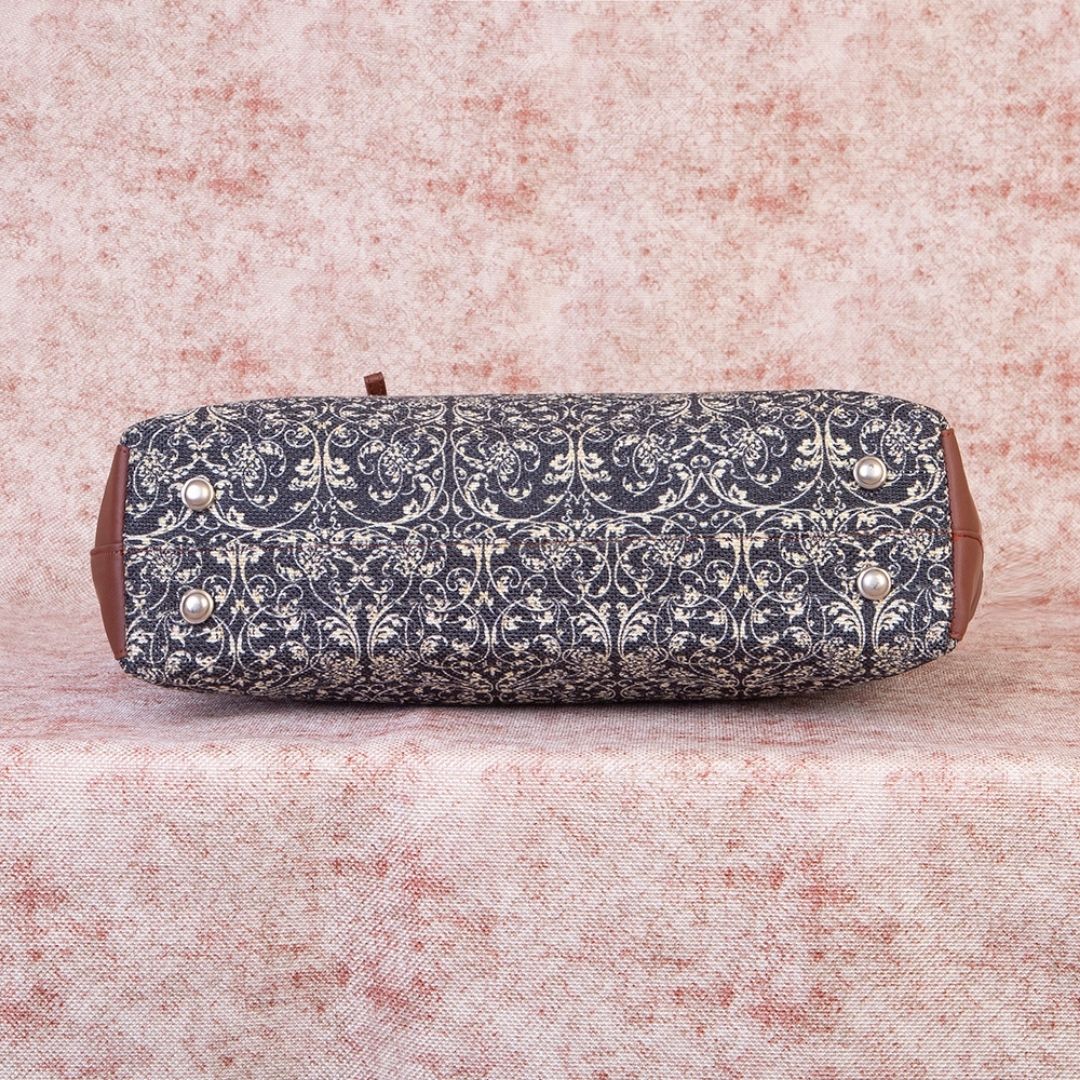 Lattice Lace Side Tote Bag - Image 7