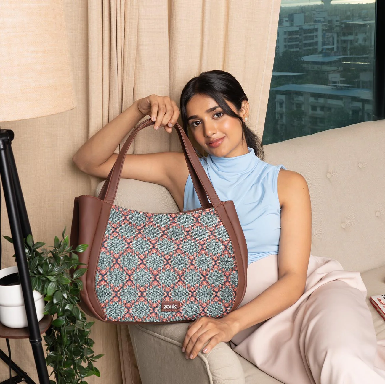 Kolkata Nouveau Luna Handbag - Image 2
