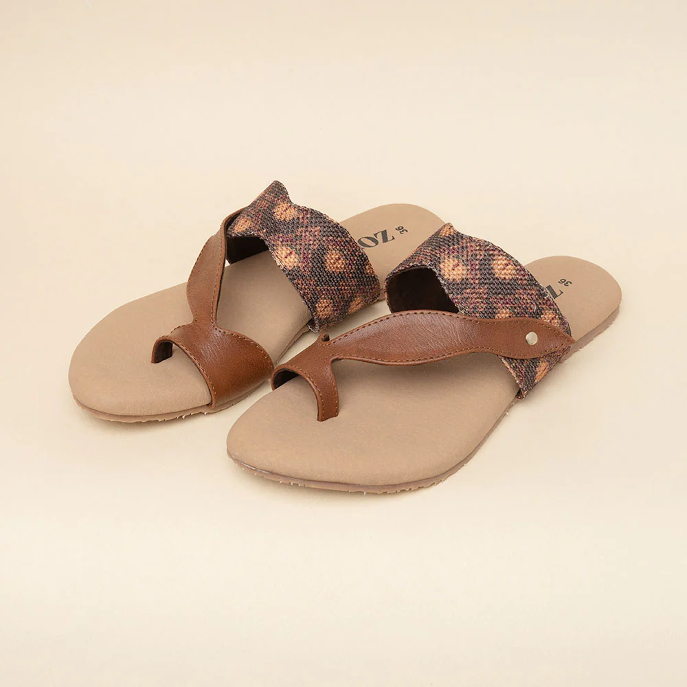 Mysore Garden Curvy Toe Chappal - Image 4