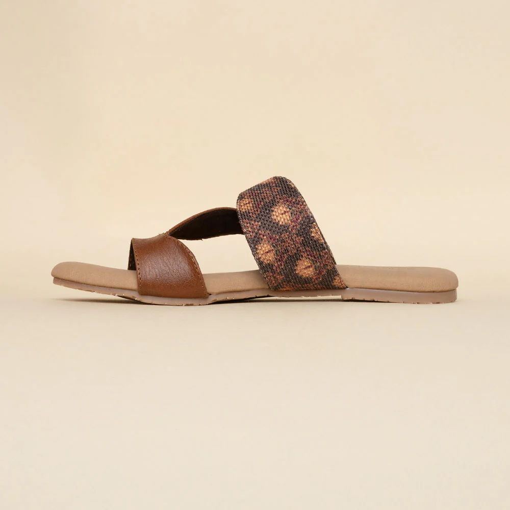 Mysore Garden Curvy Toe Chappal - Image 8