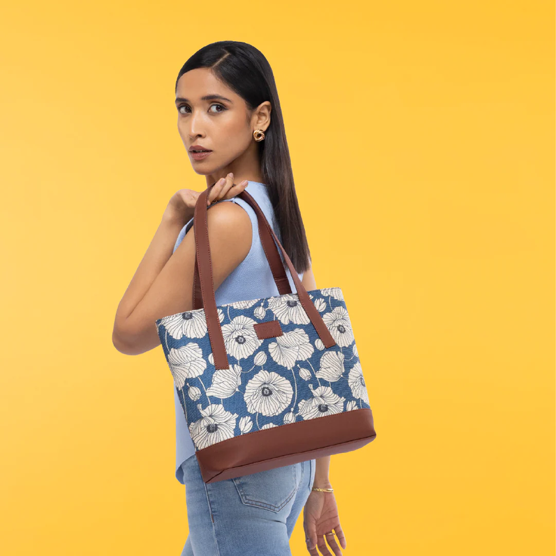 Nilgiri Lapis Classic Tote Bag - 1991 by Zouk - Image 2