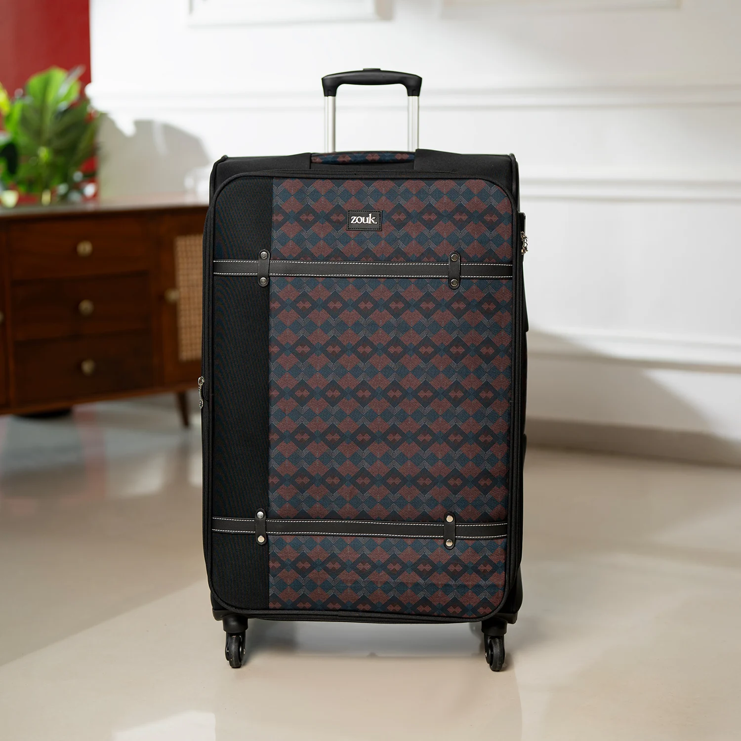 Periyar Waves Saira Trolley Bag - Black (Large) - Image 9