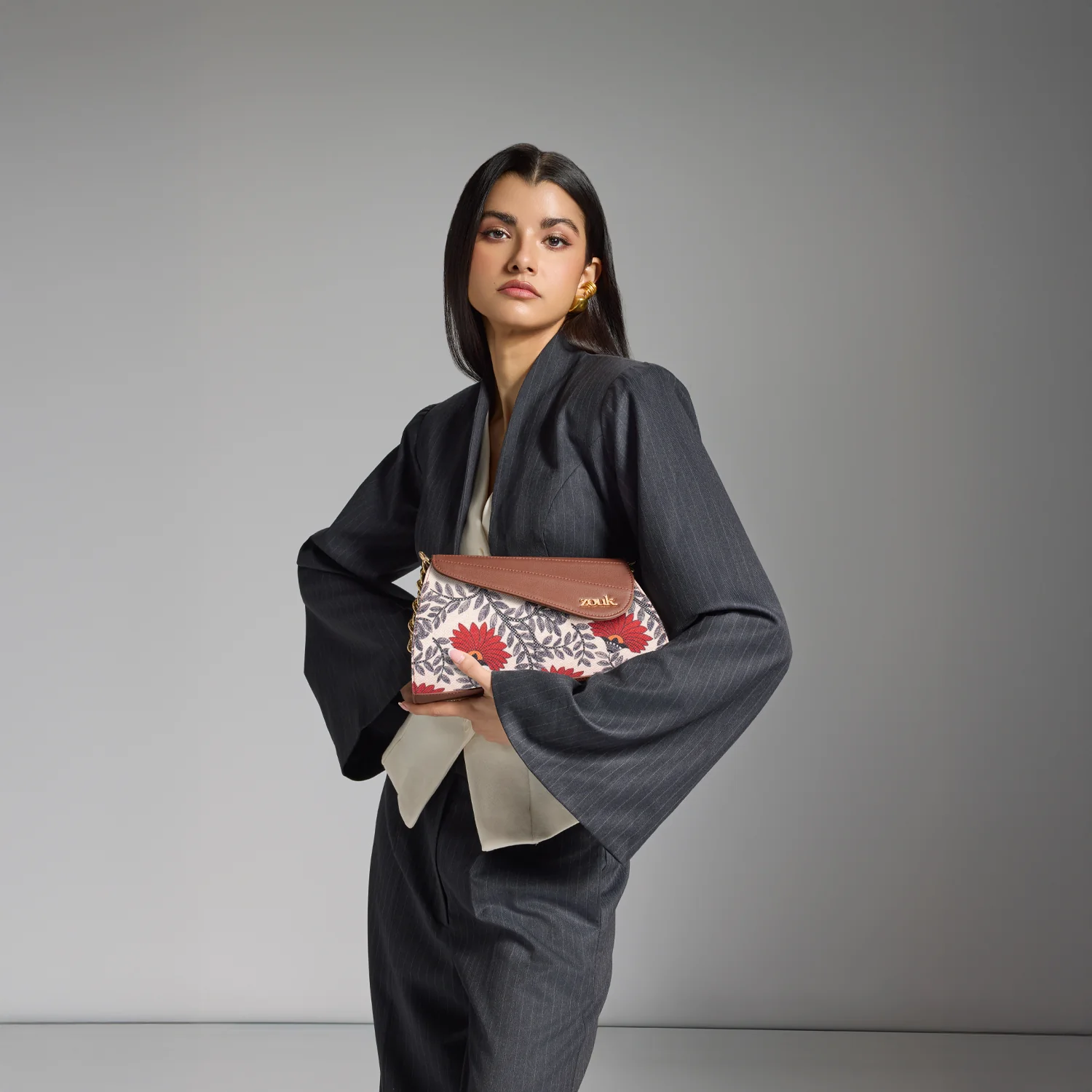 Rhea Kapoor Baguette - Nawabi Couture - Image 2