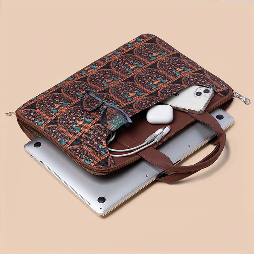 Royal Indian Peacock Motif L-Zippered Laptop Sleeve - Image 5