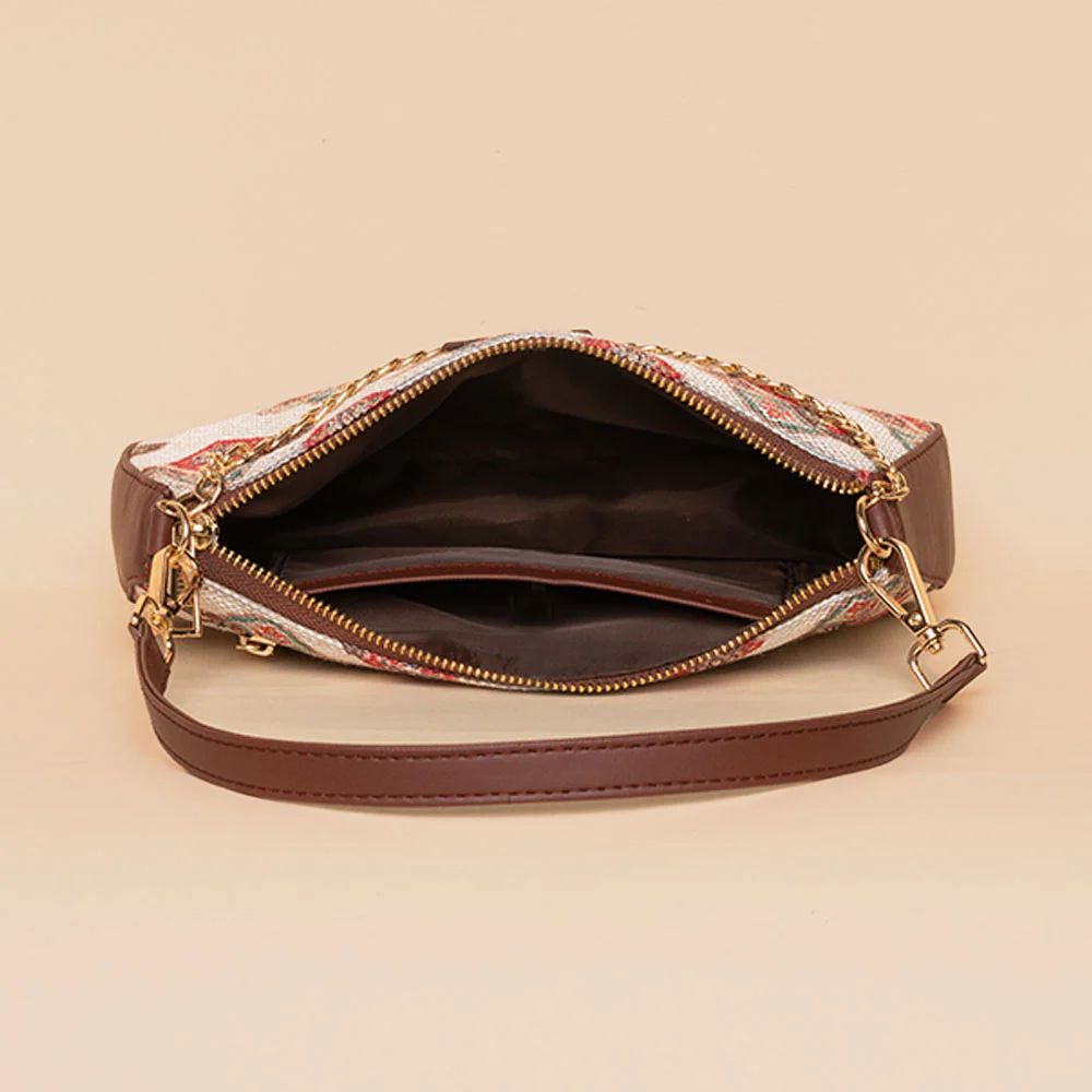 Seashell Motif White Baguette - Image 5