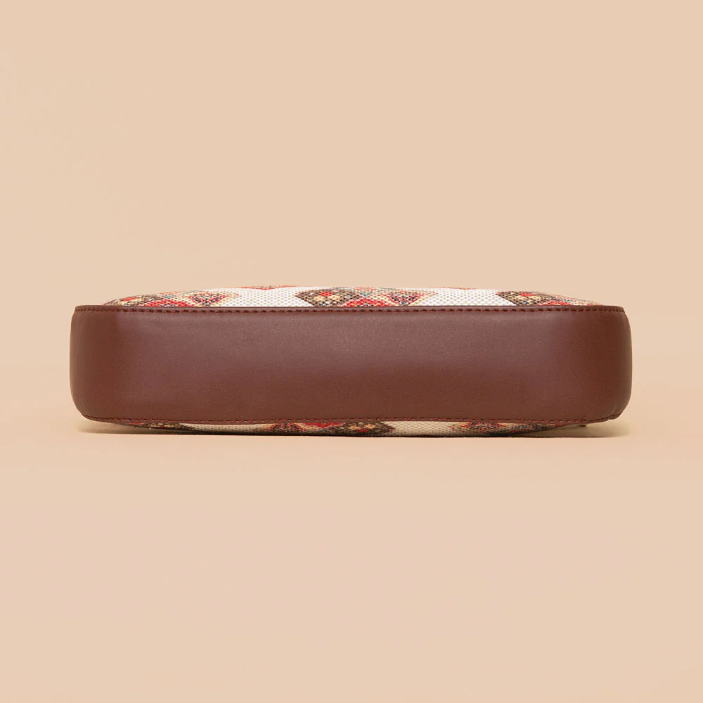 Seashell Motif White Baguette - Image 7