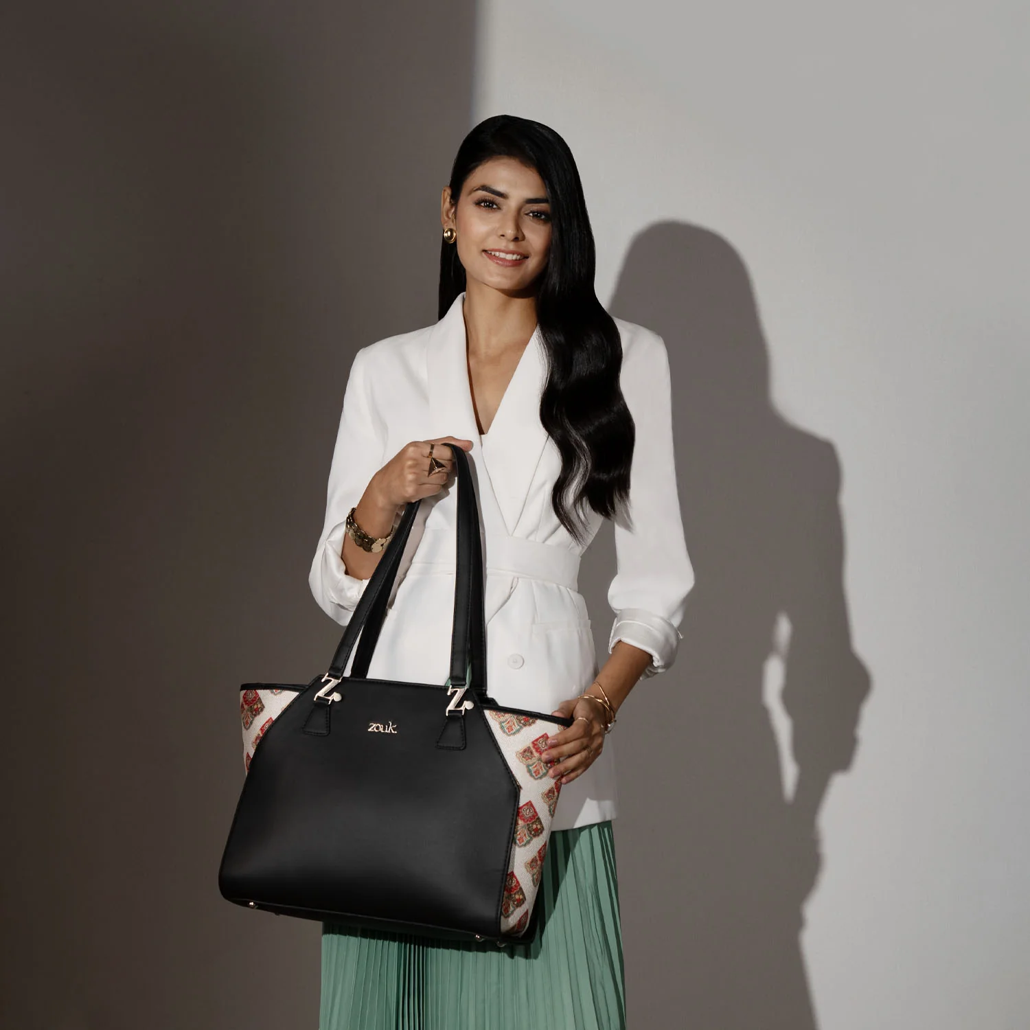Seashell Motif White Classic Business Bag - Image 2