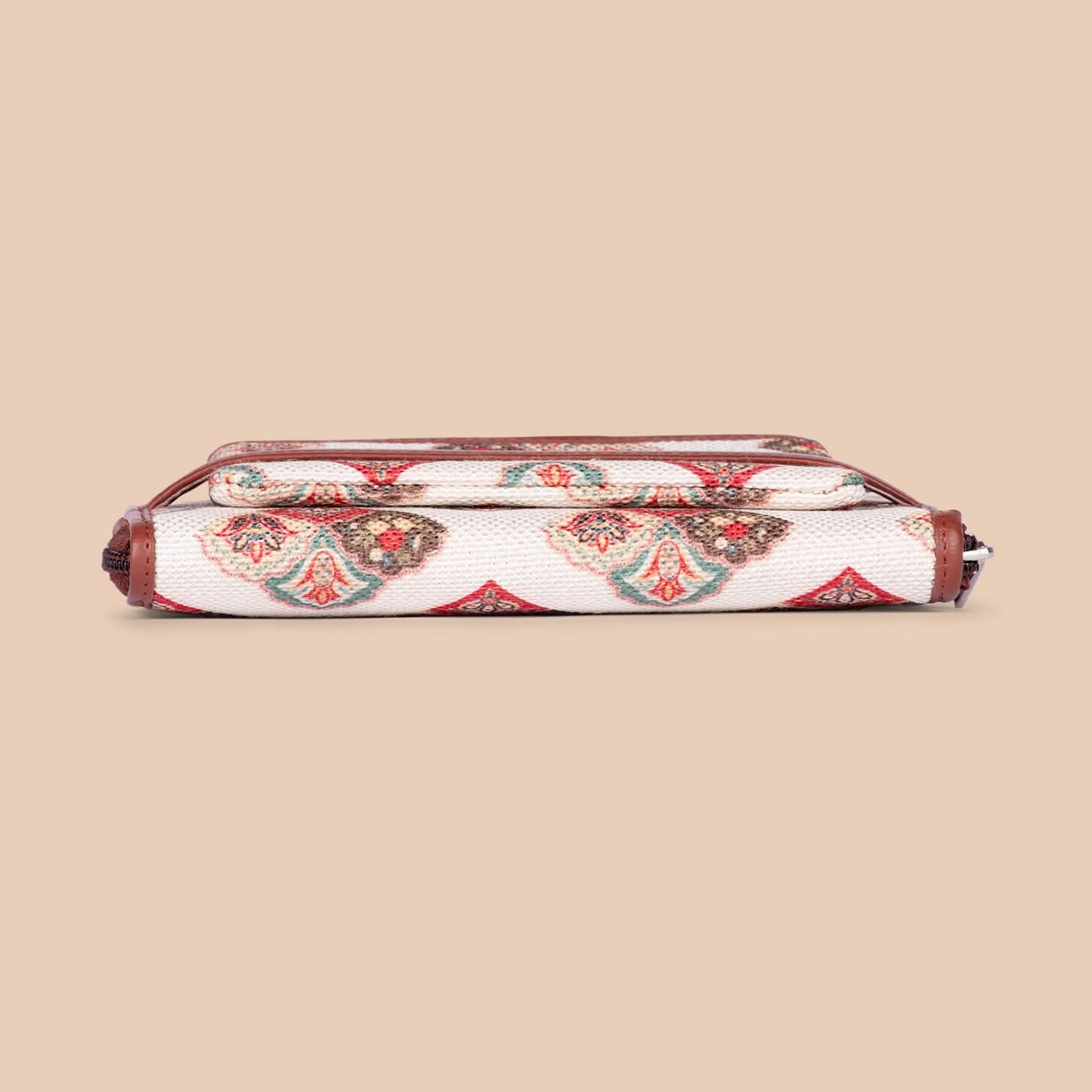 Seashell Motif White Classic Zipper Wallet - Image 6