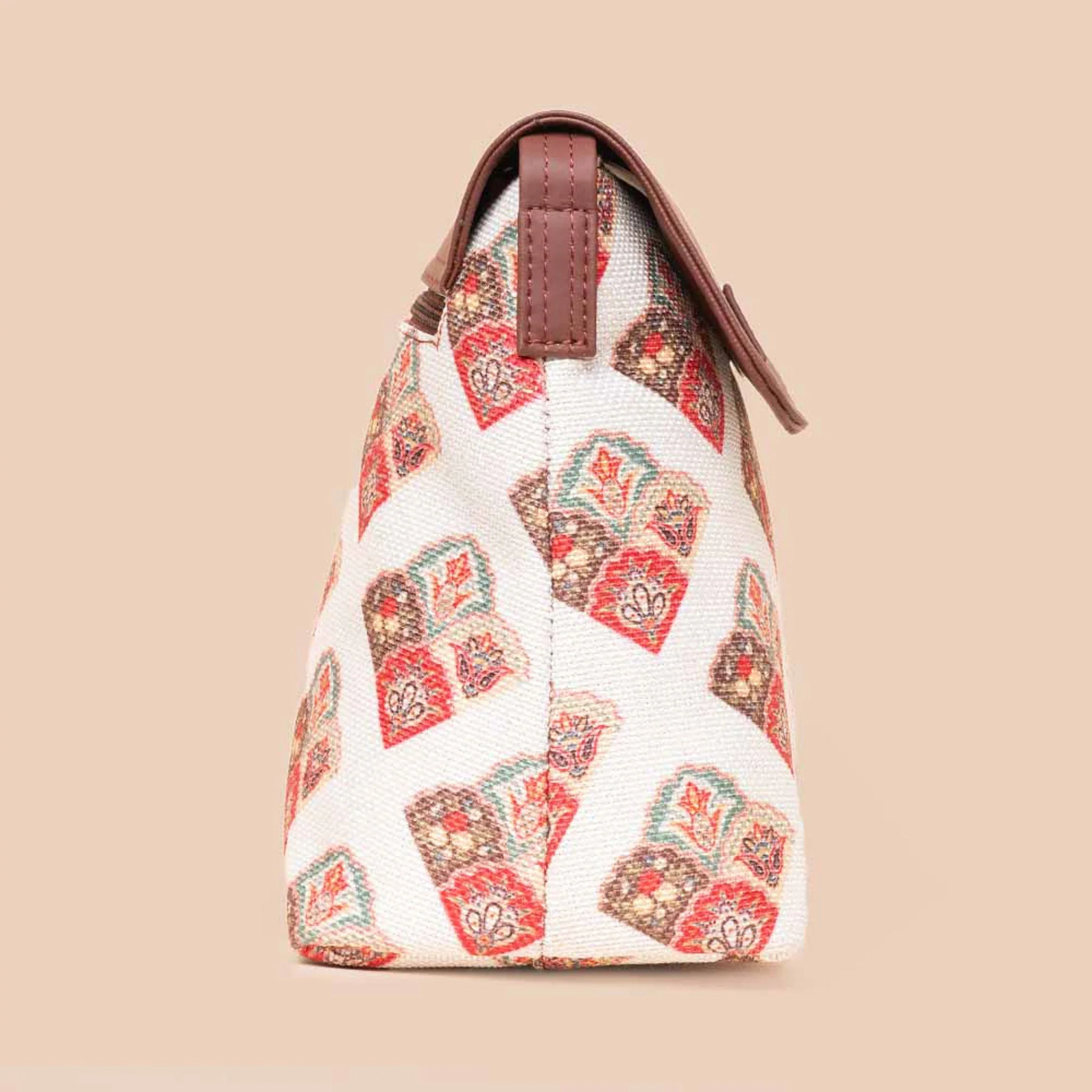 Seashell Motif White Flap Sling Bag - Image 6