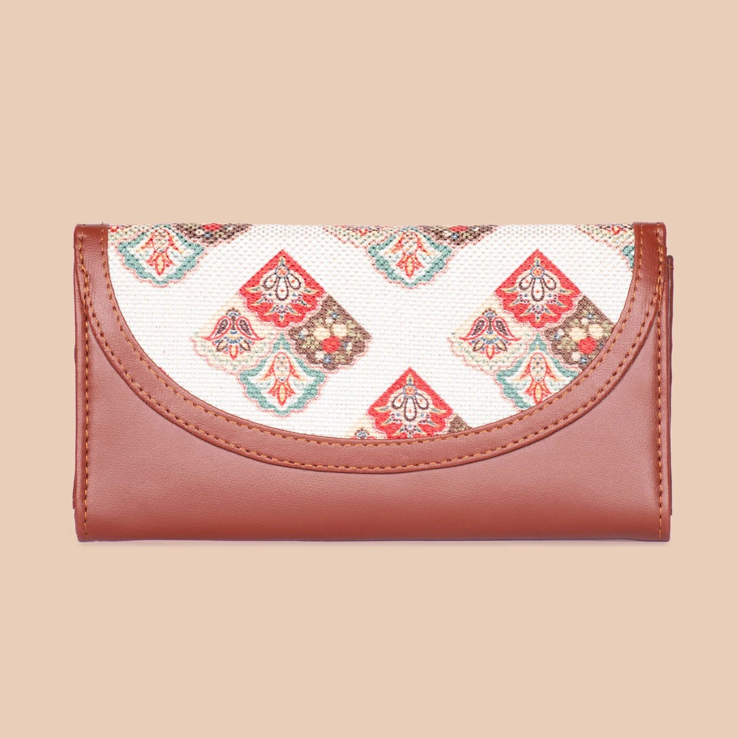 Seashell Motif White Kyra Flap Wallet - Image 4