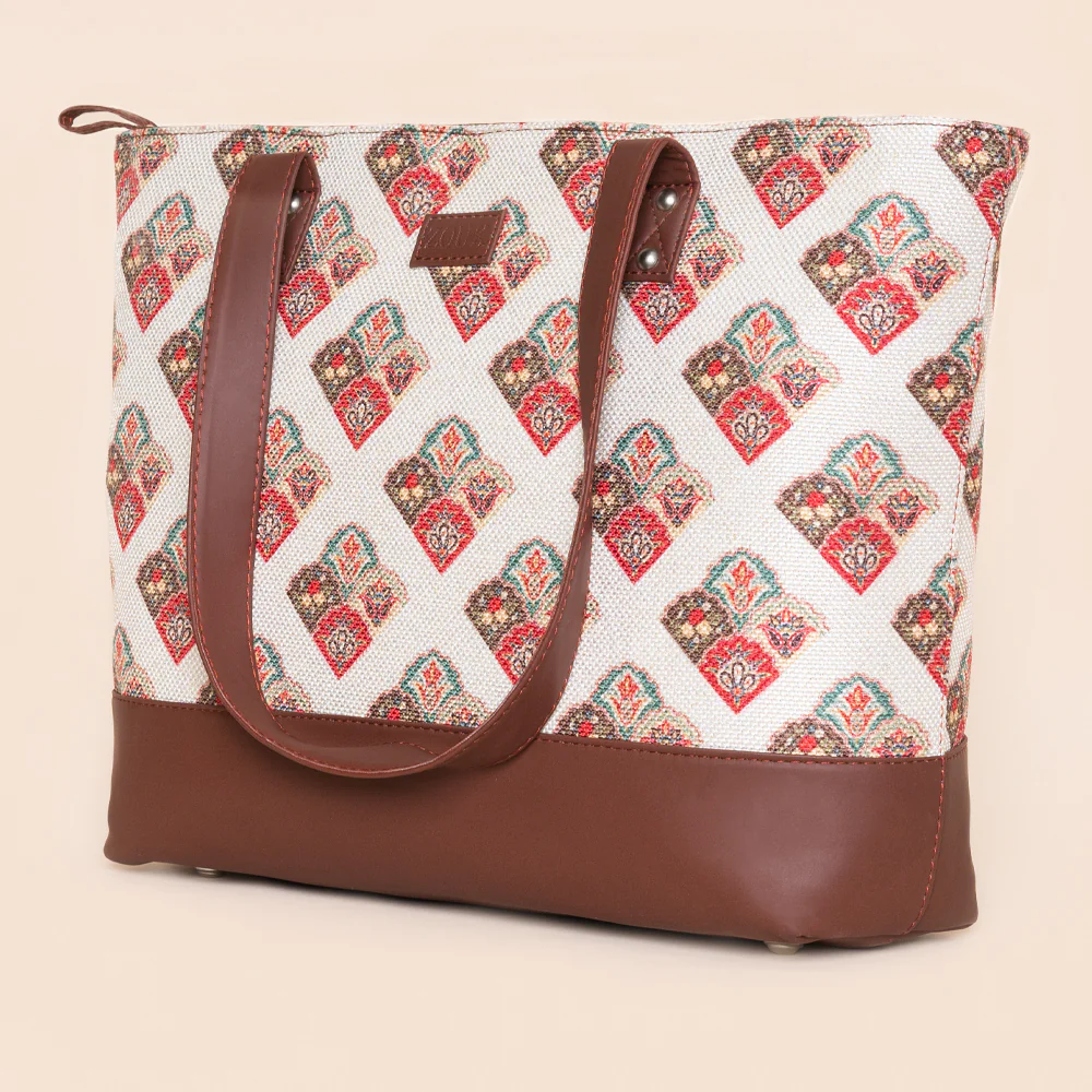 Seashell Motif White Shoulder Tote Bag - Image 3