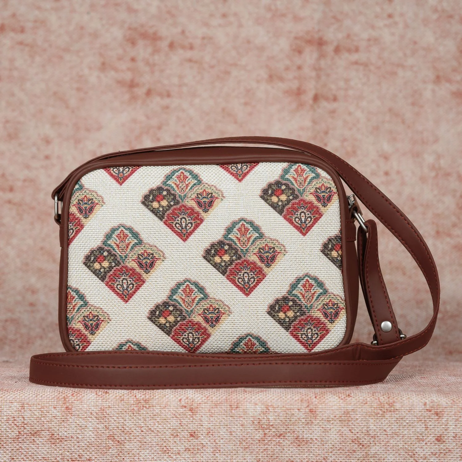 Seashell Motif White Sling Bag - Image 2