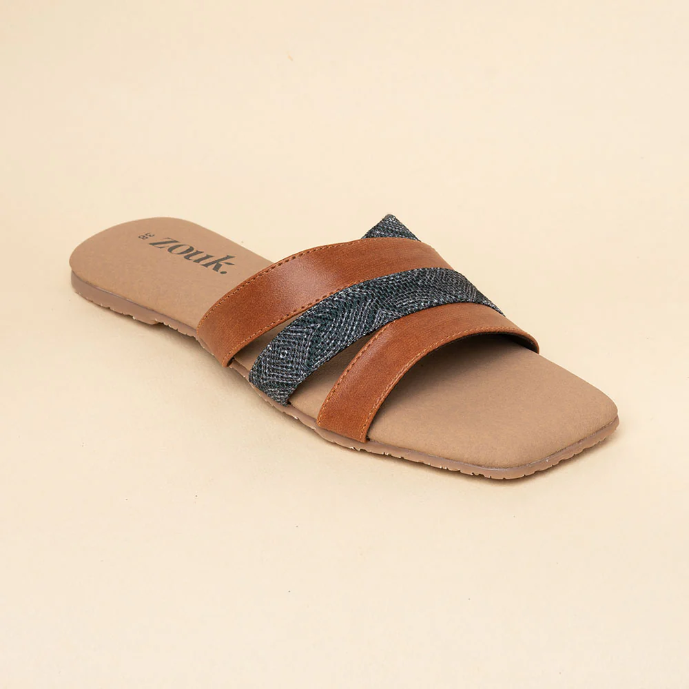 Shalimar Qila Multi-Strap Slider - Image 4