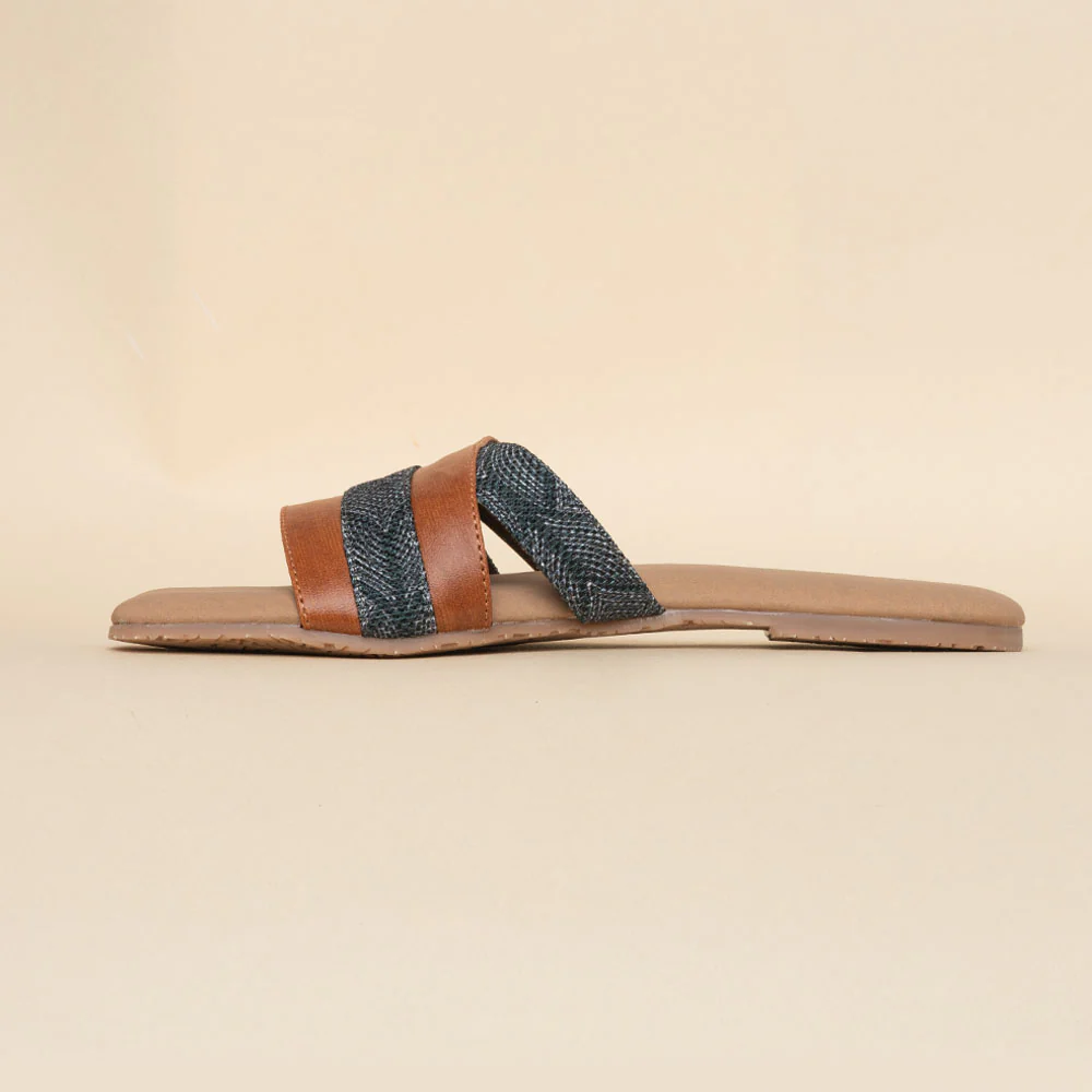 Shalimar Qila Multi-Strap Slider - Image 6