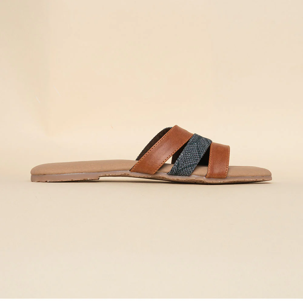 Shalimar Qila Multi-Strap Slider - Image 7