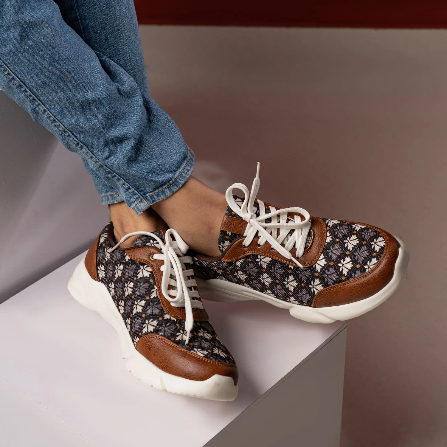 Deccan Bidri Casual Sneaker - Image 5