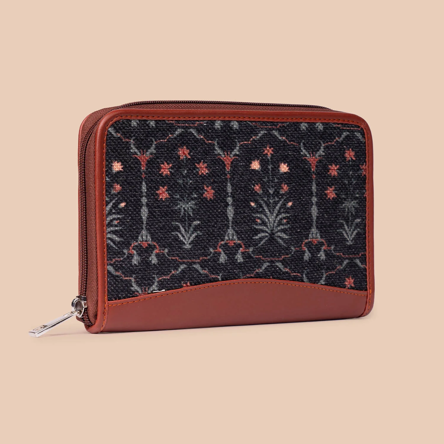 Taj Guldasta Chain Wallet - Image 5