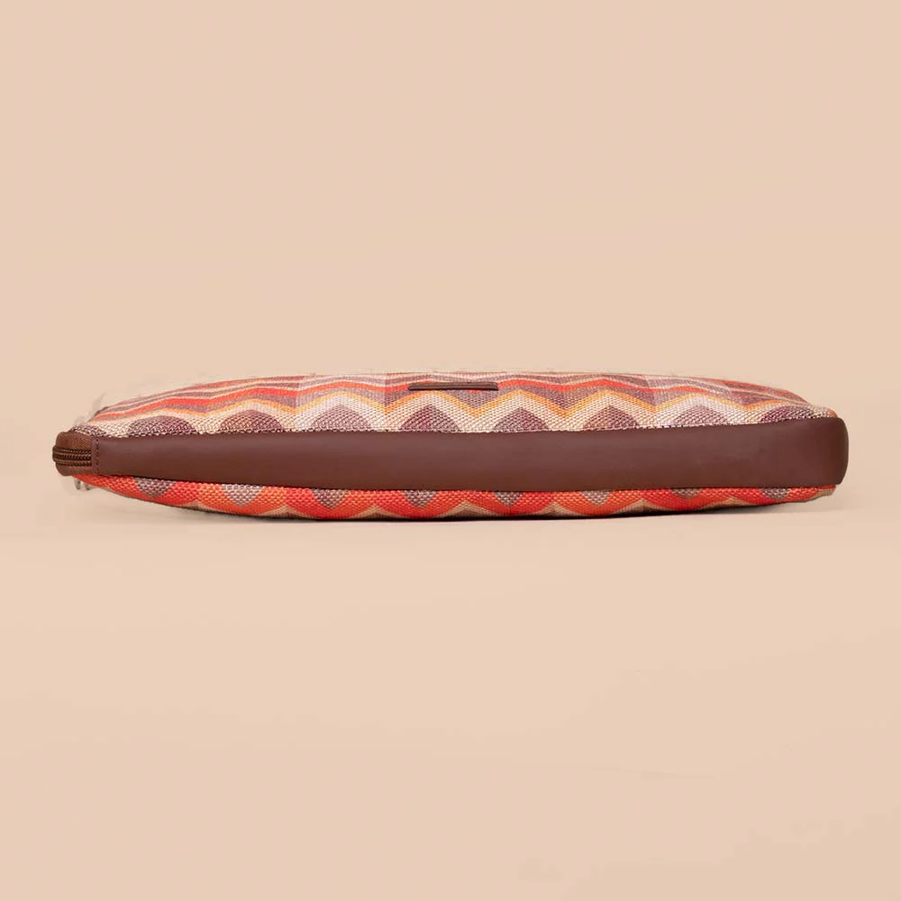 Tidal Wave L-Zippered Laptop Sleeve - Image 8