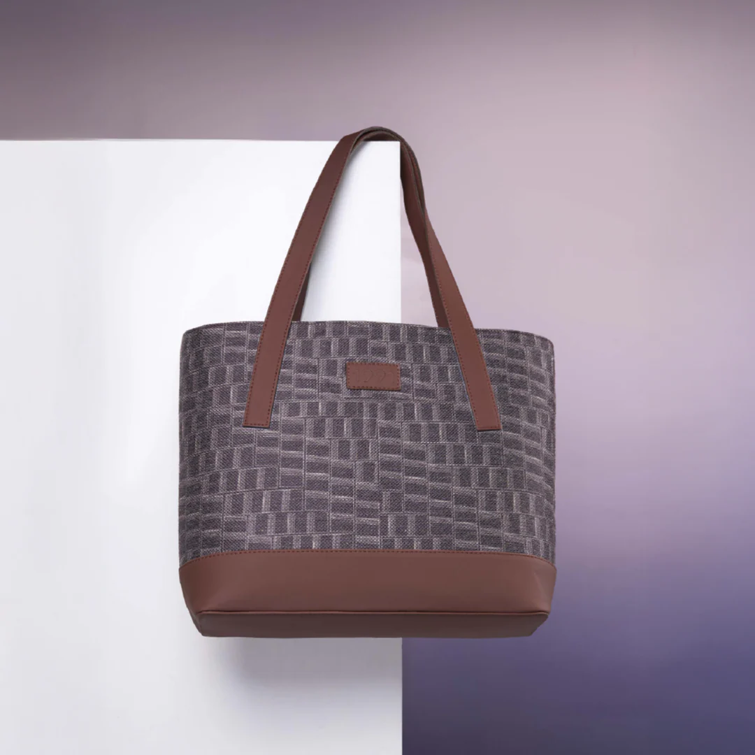 Toda Twills Classic Tote Bag - 1991 by Zouk