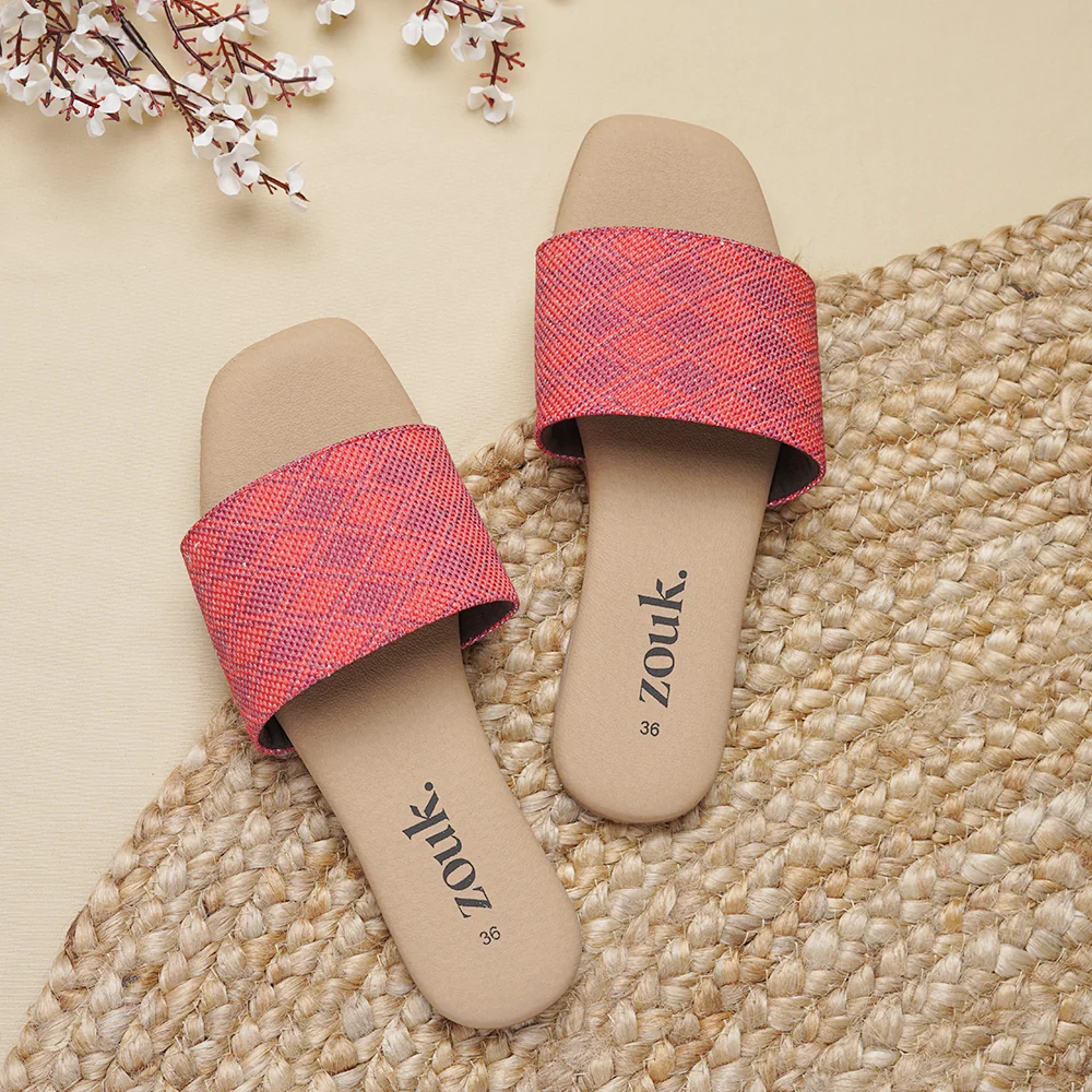 Wadiyar Diamond Casual Flats - Image 3