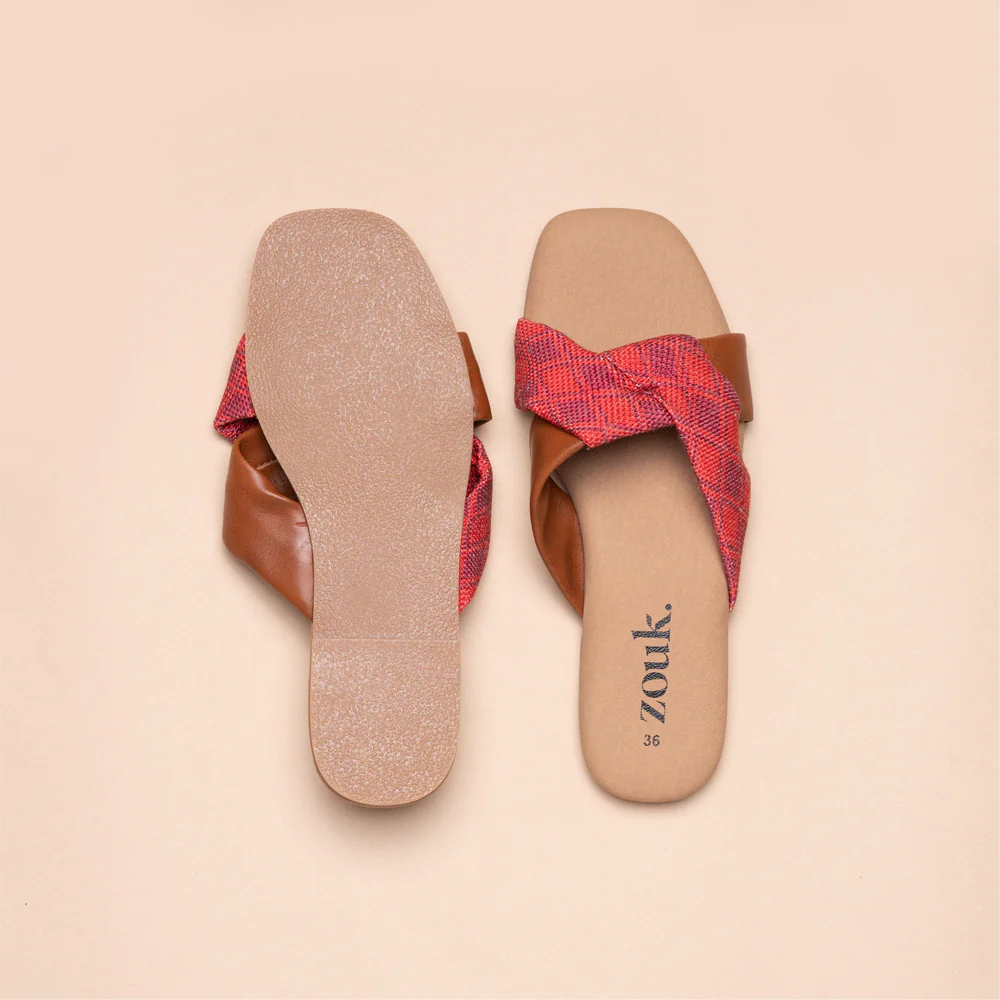 Wadiyar Diamond Cross Sliders - Image 2