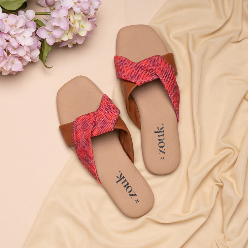 Wadiyar Diamond Cross Sliders - Image 5