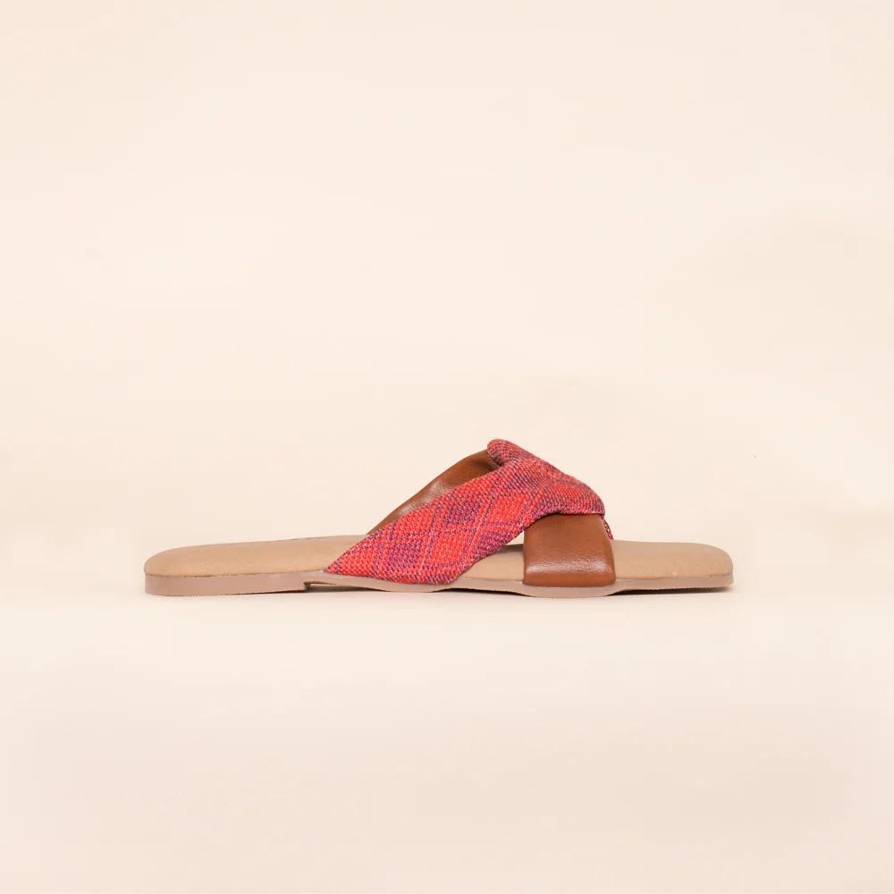 Wadiyar Diamond Cross Sliders - Image 9