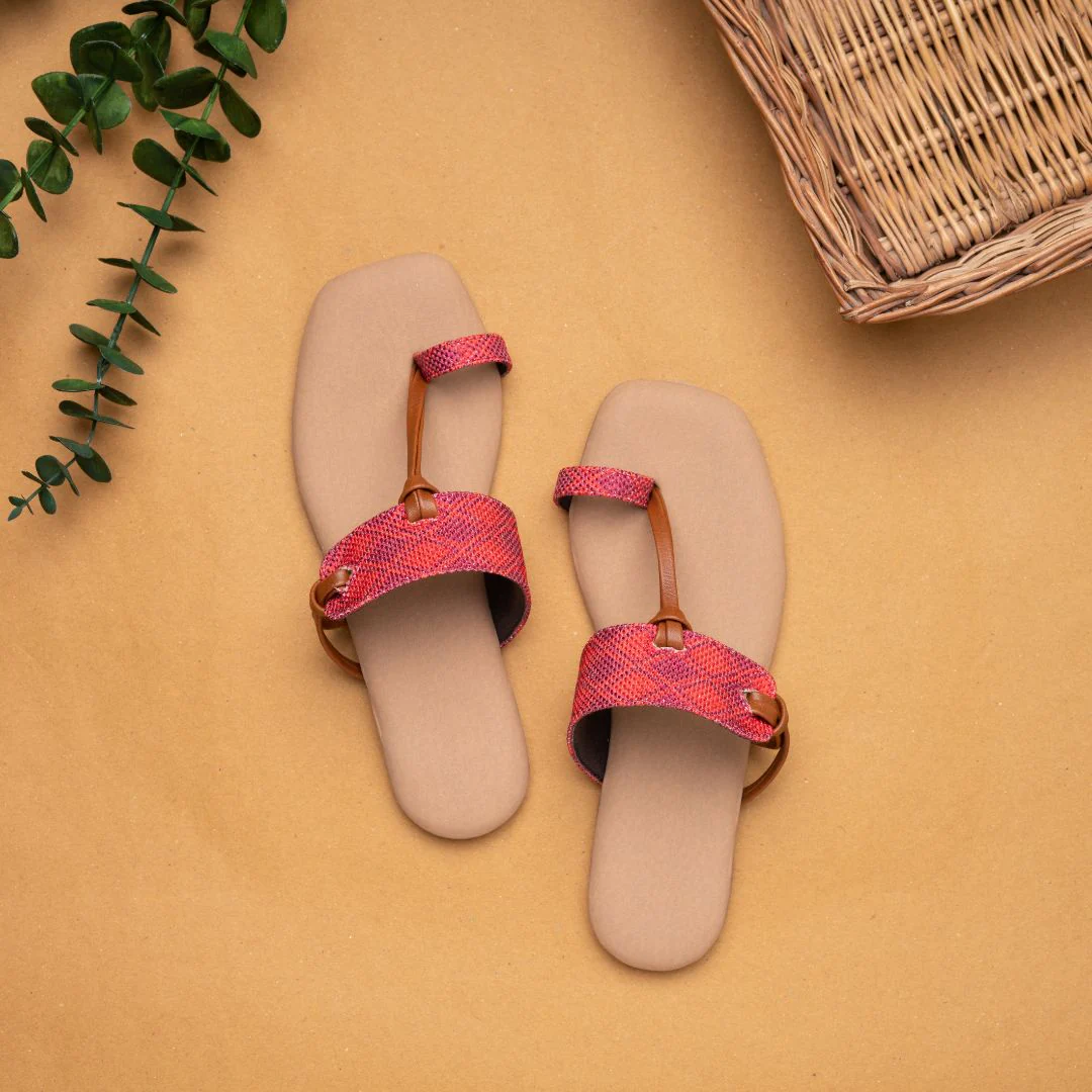 Wadiyar Diamond Women's Chappals - Image 2