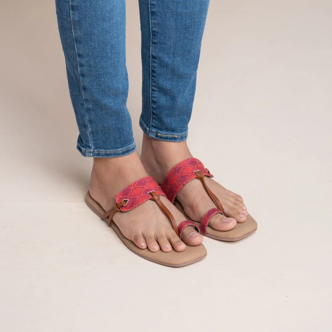 Wadiyar Diamond Women's Chappals - Image 5