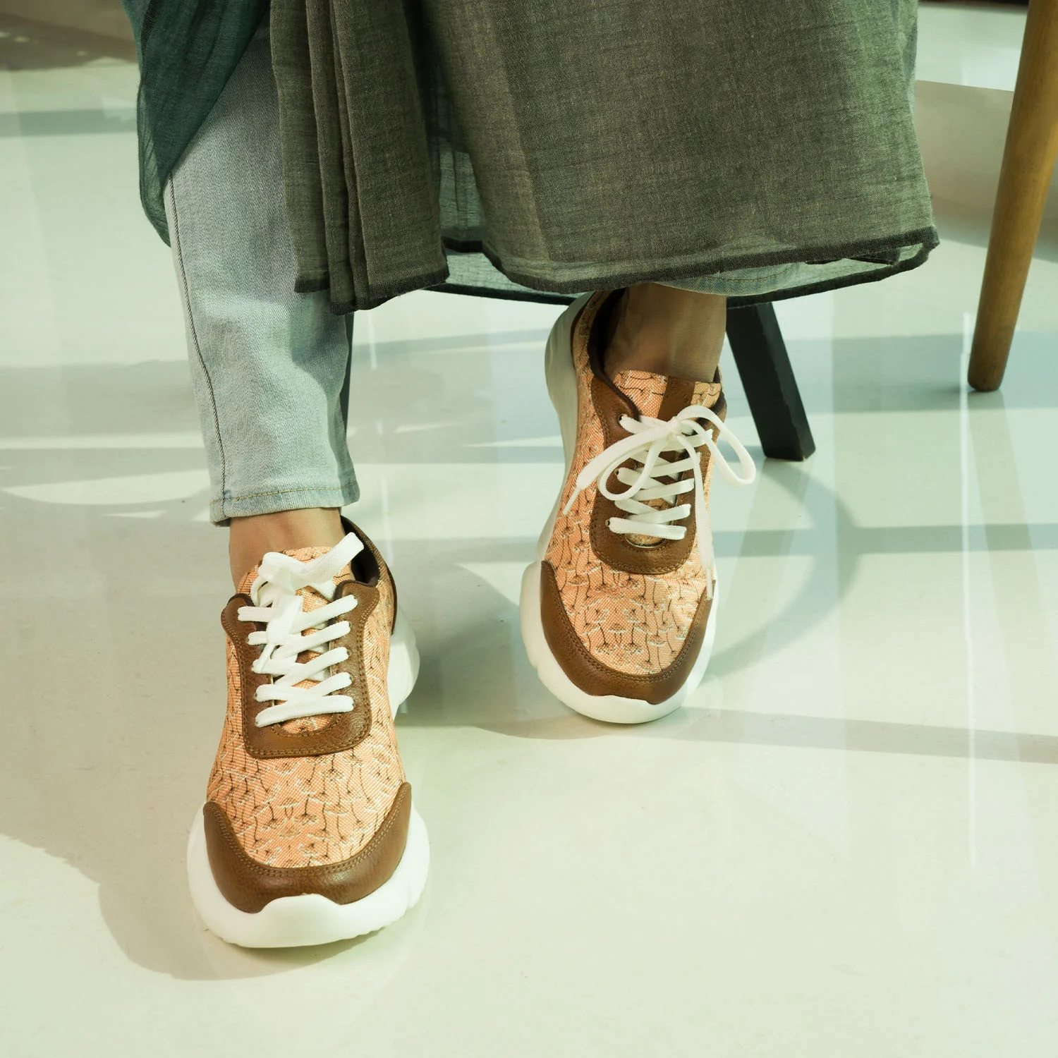 Yelagiri Blooms Casual Sneaker - Image 12